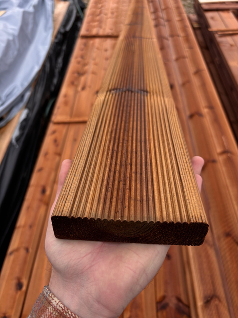 Terases dēlis impregnēts brūns, rievota puse