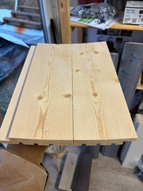 UYS/S profils, smalki zāģēta virsma no augšas